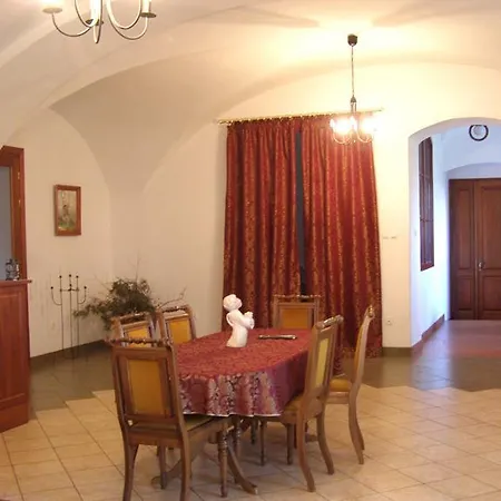 Palac Kietlin Alojamento de Turismo Rural Niemcza