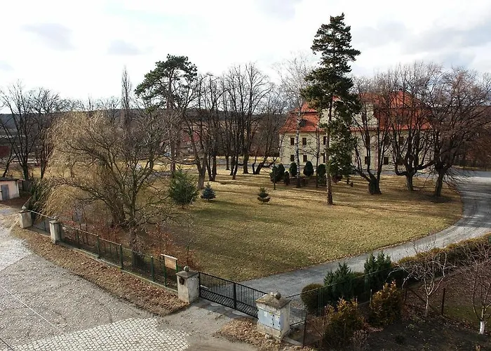 Pałac Kietlin Gospodarstwo agroturystyczne *